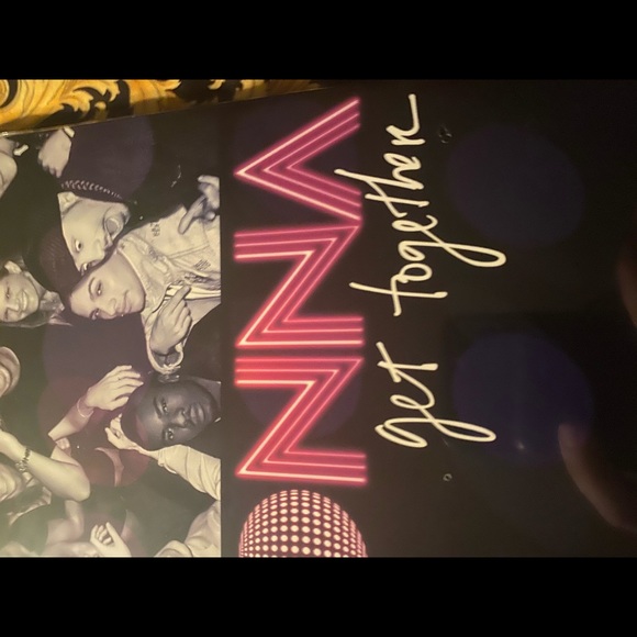 MADONNA 12” PICTURE DISC GET TOGETHER CONFESSIONS - Picture 5 of 6